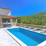 Beautiful Casa In Novi Vinodolski 别墅 *