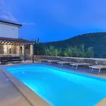 Beautiful Casa In Novi Vinodolski