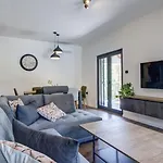 别墅 Beautiful Casa In Novi Vinodolski Donji Zagon