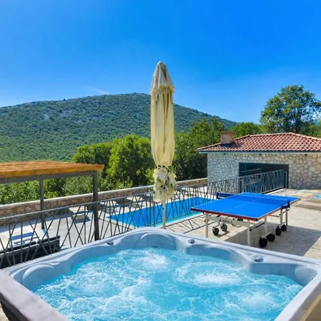Beautiful Casa In Novi Vinodolski *