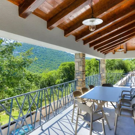 Beautiful Casa In Novi Vinodolski 别墅