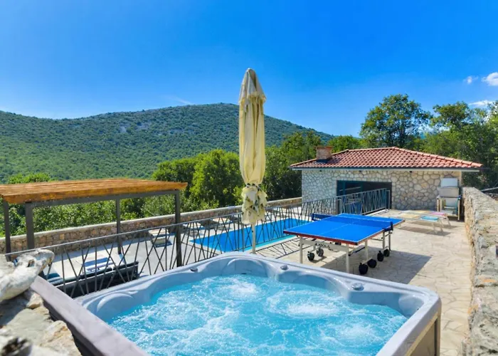 Beautiful Casa In Novi Vinodolski *