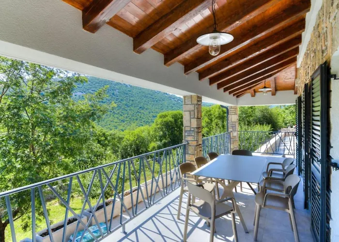 Beautiful Casa In Novi Vinodolski Villa